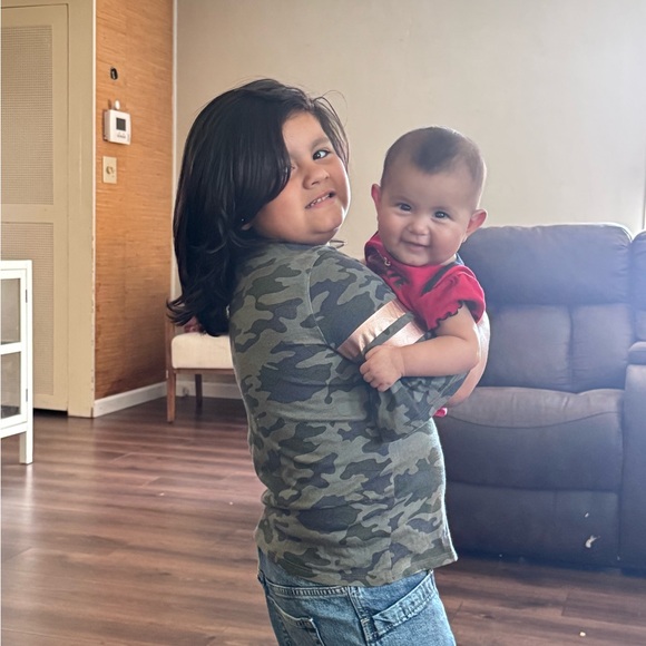 Hello Posh Lovers, My name is Jasmin! 😁 - Picture 5 of 7